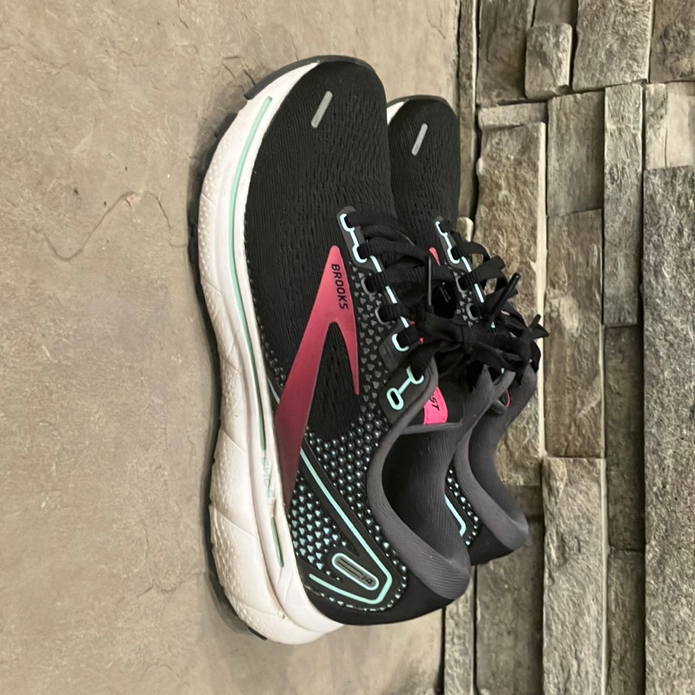 Brooks ghost 14 women’s running shoe size 6